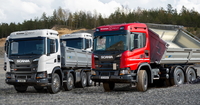 Die Meiller-Dreiseitenkipper sind auf Scania G 450 6x4 und 8x4 montiert. (Bild: Scania)