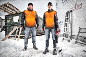 Beheizbare Arbeitskleidung von Milwaukee schützt vor Auskühlung und ist sehr strapazierfähig. (Bild: Milwaukee)